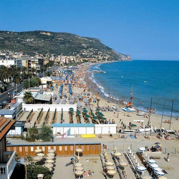 Milanomare Apartment Pietra Ligure Ngoại thất bức ảnh